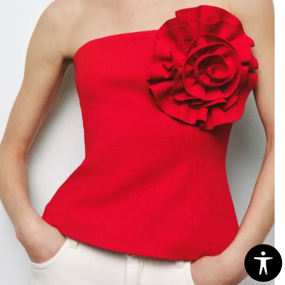 Super fun, Strapless top, 3D floral detail